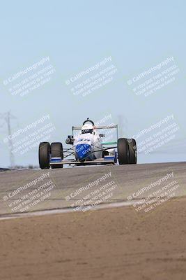 media/Oct-26-2025-CalClub SCCA (Sun) [[8ce1e69566]]/Group 3/Grapevine/